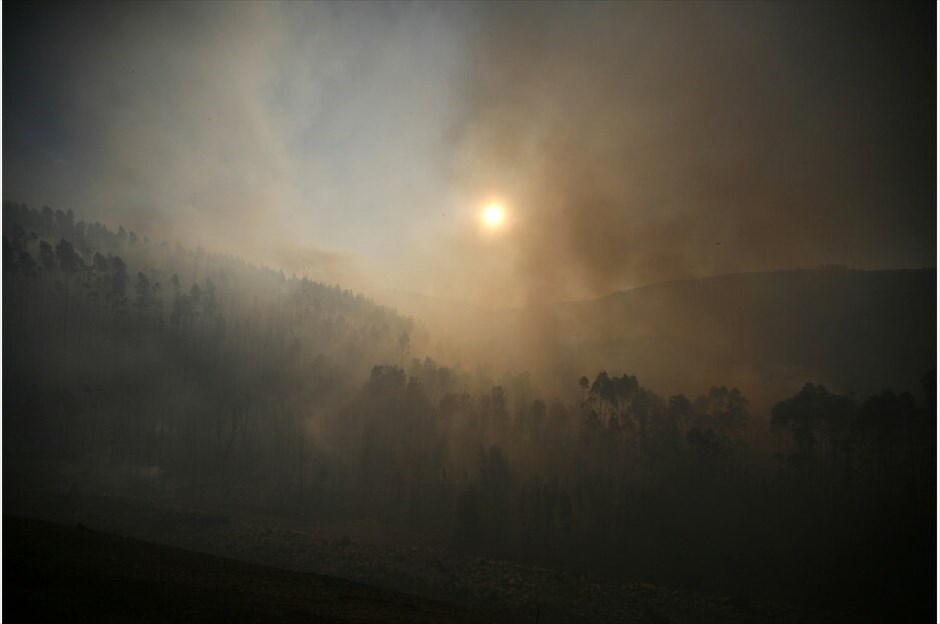 Πορτογαλία: 700 χιλιάδες στρέμματα δασικής έκτασης στις φλόγες #5. Αλβαϊαζέρε, Ουρέμ –