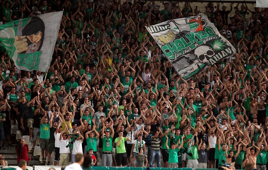 Champions Leaue: Παναθηναϊκός - Μάλαγα 0-0 #15. Στους ομίλους του Γιουρόπα Λιγκ θα συνεχίσει ο Παναθηναϊκός. Οι «πράσινοι» έμειναν στο 0-0 στη ρεβάνς των πλέι οφ του Τσάμπιονς Λιγκ με τη Μάλαγα κι έμειναν εκτός ομίλων της διοργάνωσης. Η ήττα με 2-0 την περασμένη Τετάρτη στο Ροσαλέδα αποδείχθηκε «βαριά» κι αξεπέραστη για το «τριφύλλι», που απόψε δεν ρίσκαρε όσο θα περίμεναν οι οπαδοί του και η Μάλαγα πήρε σχετικά εύκολα αυτό που ήθελε.