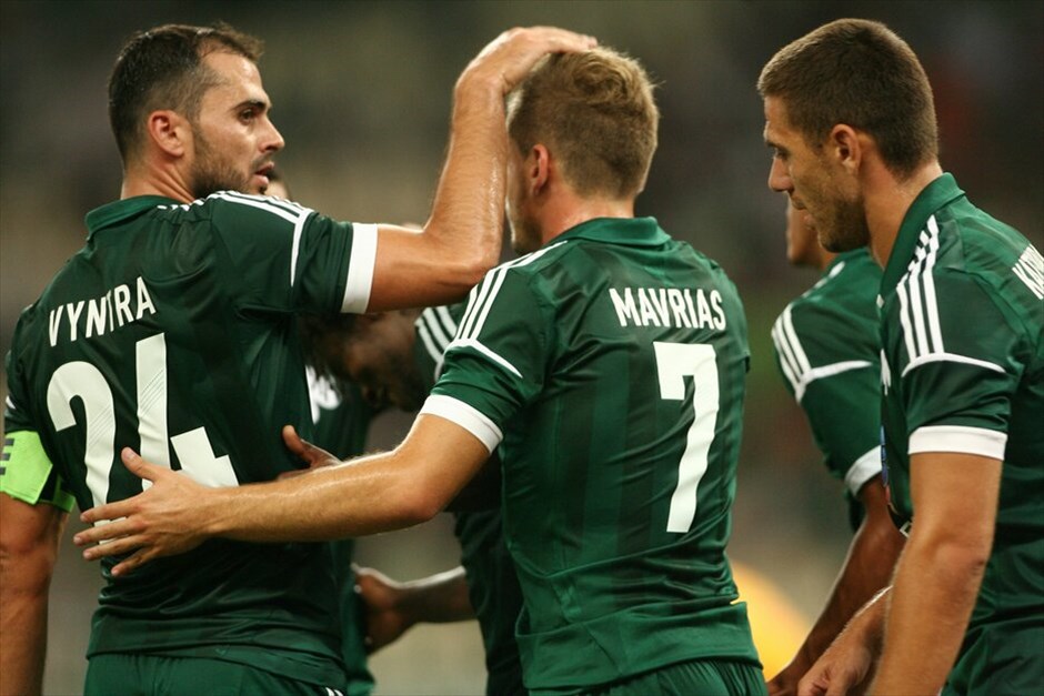 Champions League: Στιγμές από τον αγώνα Παναθηναϊκός - Μάδεργουελ #1. Με τέρματα των Χριστοδουλόπουλου, Μαυρία και Σισόκο, ο Παναθηναϊκός επικράτησε 3-0 της Μάδεργουελ στη ρεβάνς του Γ΄ προκριματικού γύρου του Τσάμπιονς Λιγκ και προκρίθηκε εύκολα στα πλέι οφ της διοργάνωσης. Οι «πράσινοι» είχαν «καθαρίσει» ουσιαστικά με την υπόθεση πρόκριση από την περασμένη εβδομάδα μετά το 2-0 στη Σκοτία και απόψε απλά επιβεβαίωσαν την ανωτερότητά τους έναντι του αντιπάλου τους.