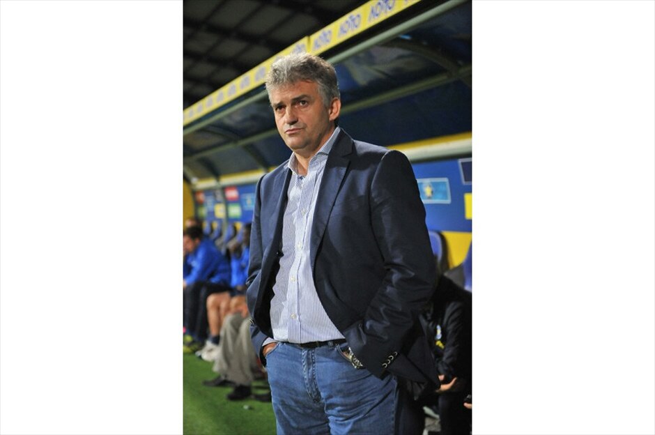 Europa League: Στιγμιότυπα από τον αγώνα Αστέρας Τρίπολης - Μαριτίμο #6. Ο προπονητής του Αστέρα Τρίπολης Σάκης Τσιώλης. ΑΠΕ-ΜΠΕ/ΗΛΙΑΣ ΤΖΟΪΔΟΣ