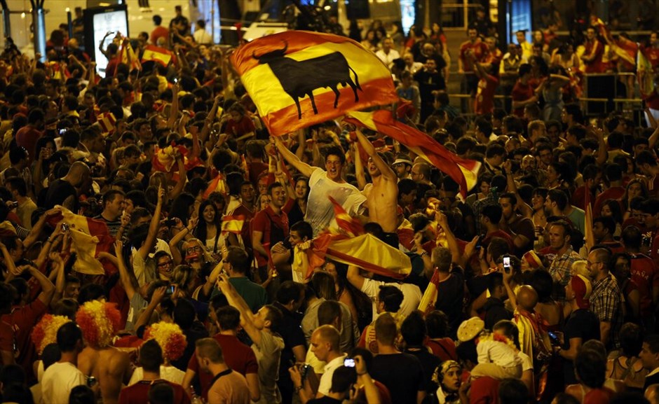 Euro 2012 - Τελικός: Οι φίλαθλοι των δύο ομάδων #1. 