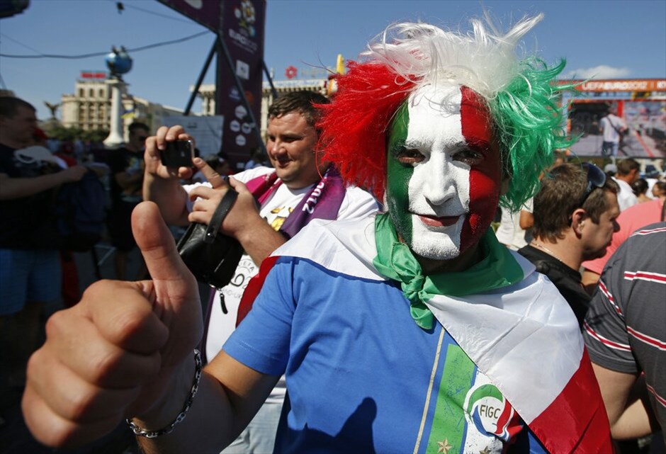 Euro 2012 - Τελικός: Οι φίλαθλοι των δύο ομάδων #30. 