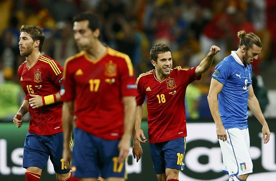 Euro 2012 Τελικός - Ισπανία - Ιταλία (4-0)  #39. Η Ισπανία διατήρησε τον τίτλο της πρωταθλήτριας Ευρώπης, που είχε κατακτήσει το 2008, «διασύροντας» την Ιταλία στον τελικό του Ευρωπαϊκού Πρωταθλήματος 2012 με 4-0 (4΄ Σίλβα, 41΄ Aλμπα, 84΄ Τόρες, 88΄ Μάτα), στο στάδιο «Ολιμπίσκι» του Κιέβου.