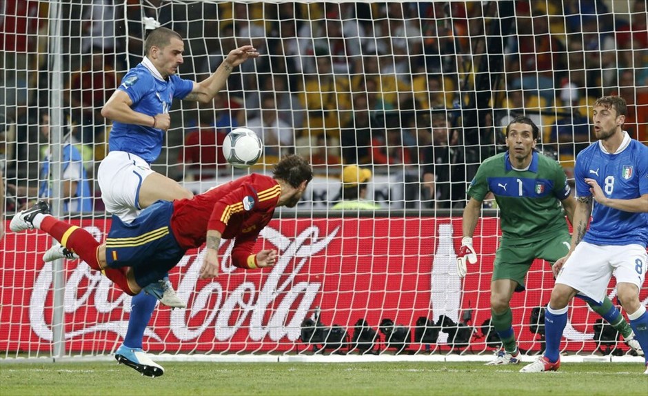 Euro 2012 Τελικός - Ισπανία - Ιταλία (4-0)  #40. Η Ισπανία διατήρησε τον τίτλο της πρωταθλήτριας Ευρώπης, που είχε κατακτήσει το 2008, «διασύροντας» την Ιταλία στον τελικό του Ευρωπαϊκού Πρωταθλήματος 2012 με 4-0 (4΄ Σίλβα, 41΄ Aλμπα, 84΄ Τόρες, 88΄ Μάτα), στο στάδιο «Ολιμπίσκι» του Κιέβου.