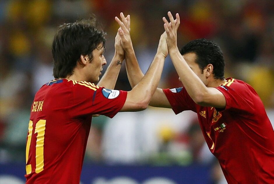 Euro 2012 Τελικός - Ισπανία - Ιταλία (4-0)  #49. Η Ισπανία διατήρησε τον τίτλο της πρωταθλήτριας Ευρώπης, που είχε κατακτήσει το 2008, «διασύροντας» την Ιταλία στον τελικό του Ευρωπαϊκού Πρωταθλήματος 2012 με 4-0 (4΄ Σίλβα, 41΄ Aλμπα, 84΄ Τόρες, 88΄ Μάτα), στο στάδιο «Ολιμπίσκι» του Κιέβου.