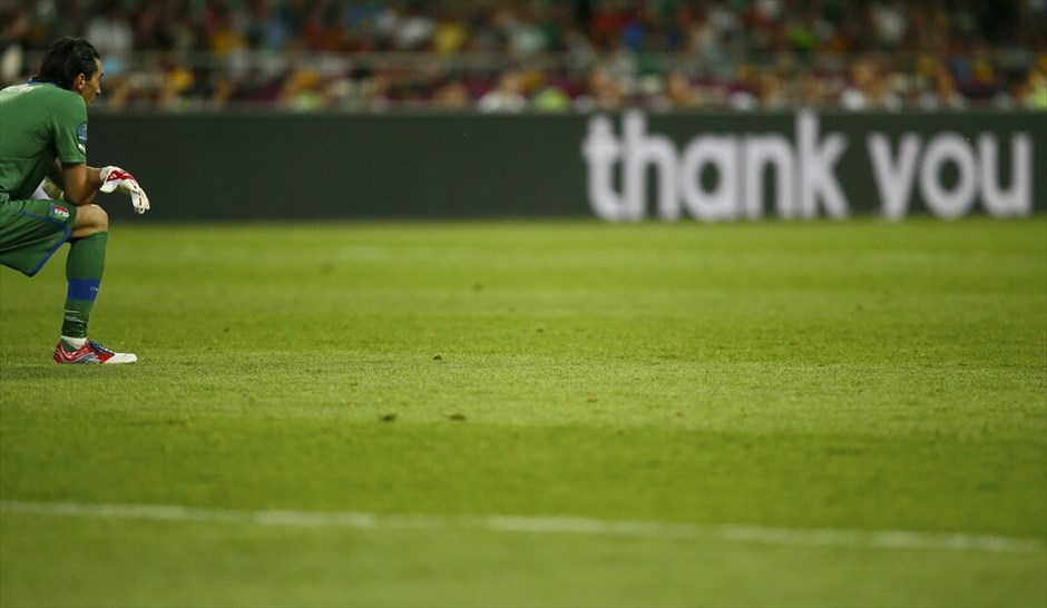 Euro 2012 Τελικός - Ισπανία - Ιταλία (4-0)  #50. Η Ισπανία διατήρησε τον τίτλο της πρωταθλήτριας Ευρώπης, που είχε κατακτήσει το 2008, «διασύροντας» την Ιταλία στον τελικό του Ευρωπαϊκού Πρωταθλήματος 2012 με 4-0 (4΄ Σίλβα, 41΄ Aλμπα, 84΄ Τόρες, 88΄ Μάτα), στο στάδιο «Ολιμπίσκι» του Κιέβου.