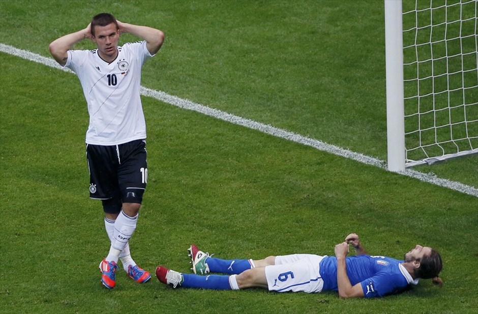 Euro 2012 - Γερμανία - Ιταλία (1-2) #29. Η παράδοση διατηρήθηκε, η Ιταλία έμεινε αήττητη στις αναμετρήσεις της με τη Γερμανία σε τελική φάση Ευρωπαϊκού Πρωταθλήματος ή Μουντιάλ και με τη νίκη της 2-1 επί των «πάντσερ» προκρίθηκε στον τελικό της Κυριακής, όπου θα αντιμετωπίσει την Ισπανία στο Ολυμπιακό Στάδιο του Κιέβου.