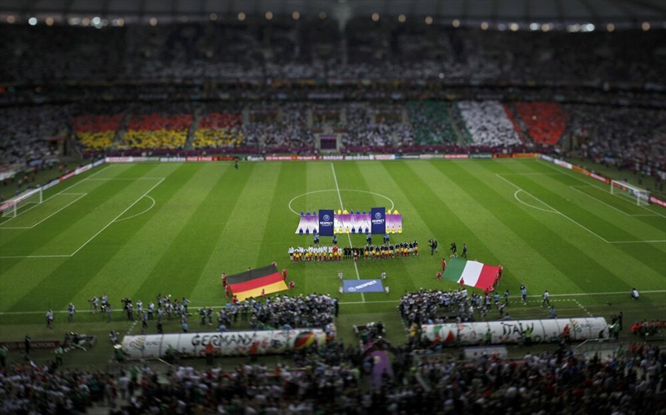 Euro 2012 - Γερμανία - Ιταλία (1-2) #46. Η παράδοση διατηρήθηκε, η Ιταλία έμεινε αήττητη στις αναμετρήσεις της με τη Γερμανία σε τελική φάση Ευρωπαϊκού Πρωταθλήματος ή Μουντιάλ και με τη νίκη της 2-1 επί των «πάντσερ» προκρίθηκε στον τελικό της Κυριακής, όπου θα αντιμετωπίσει την Ισπανία στο Ολυμπιακό Στάδιο του Κιέβου.