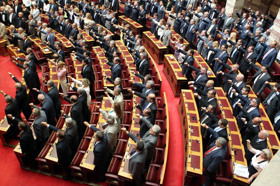 Ορκωμοσία της νέας Βουλής  #7. Χοροσταντούτος του Αρχιεπισκόπου Ιερώνυμου και των μελών της Ιεράς Συνόδου ορκίστηκαν τα μέλη της νέας Βουλής που εξελέγησαν στις εκλογές της 17ης Ιουνίου. Όρκο στο κοράνι έδωσαν οι τρεις μουσουλμάνοι βουλευτές.
