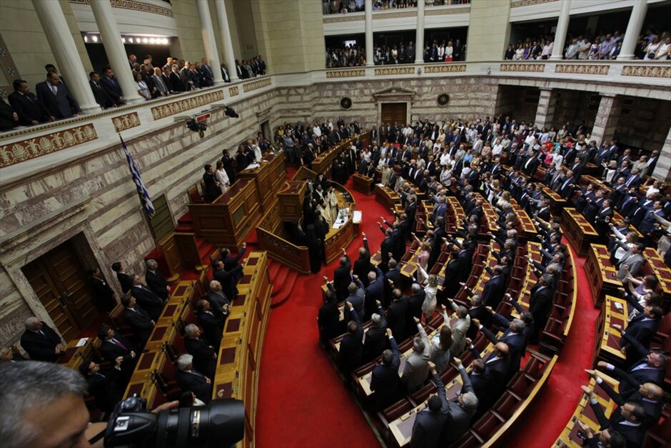 Ορκωμοσία της νέας Βουλής  #22. Χοροσταντούτος του Αρχιεπισκόπου Ιερώνυμου και των μελών της Ιεράς Συνόδου ορκίστηκαν τα μέλη της νέας Βουλής που εξελέγησαν στις εκλογές της 17ης Ιουνίου. Όρκο στο κοράνι έδωσαν οι τρεις μουσουλμάνοι βουλευτές.