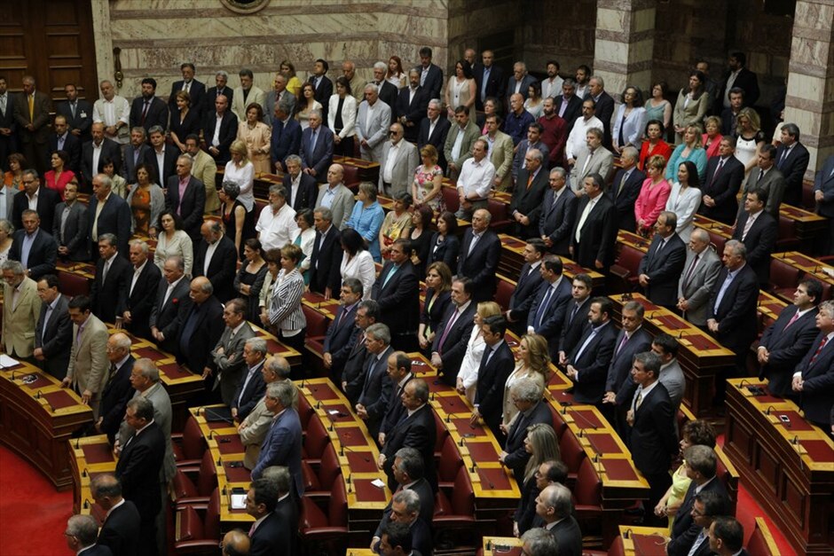 Ορκωμοσία της νέας Βουλής  #23. Χοροσταντούτος του Αρχιεπισκόπου Ιερώνυμου και των μελών της Ιεράς Συνόδου ορκίστηκαν τα μέλη της νέας Βουλής που εξελέγησαν στις εκλογές της 17ης Ιουνίου. Όρκο στο κοράνι έδωσαν οι τρεις μουσουλμάνοι βουλευτές.