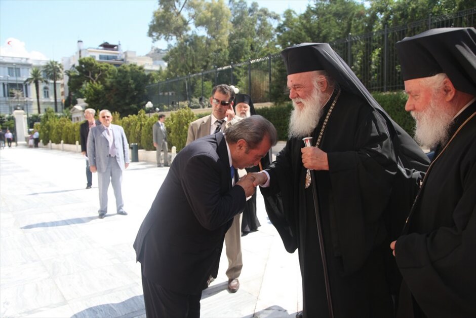 Ορκωμοσία της νέας Βουλής  #35. Χοροσταντούτος του Αρχιεπισκόπου Ιερώνυμου και των μελών της Ιεράς Συνόδου ορκίστηκαν τα μέλη της νέας Βουλής που εξελέγησαν στις εκλογές της 17ης Ιουνίου. Όρκο στο κοράνι έδωσαν οι τρεις μουσουλμάνοι βουλευτές.