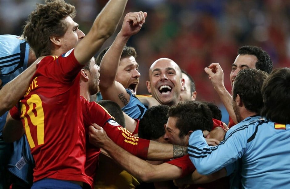 Euro 2012 - Πορτογαλία - Ισπανία (2-4) (κ.α. 0-0) #2. Η Ισπανία προκρίθηκε στον τελικό του Ευρωπαϊκού Πρωταθλήματος 2012, επικρατώντας στη «Ντόνμπας Αρένα» του Ντόνετσκ της Πορτογαλίας με 4-2 στα πέναλτι, μετά το ισόπαλο 0-0 στην κανονική διάρκεια και την παράταση.