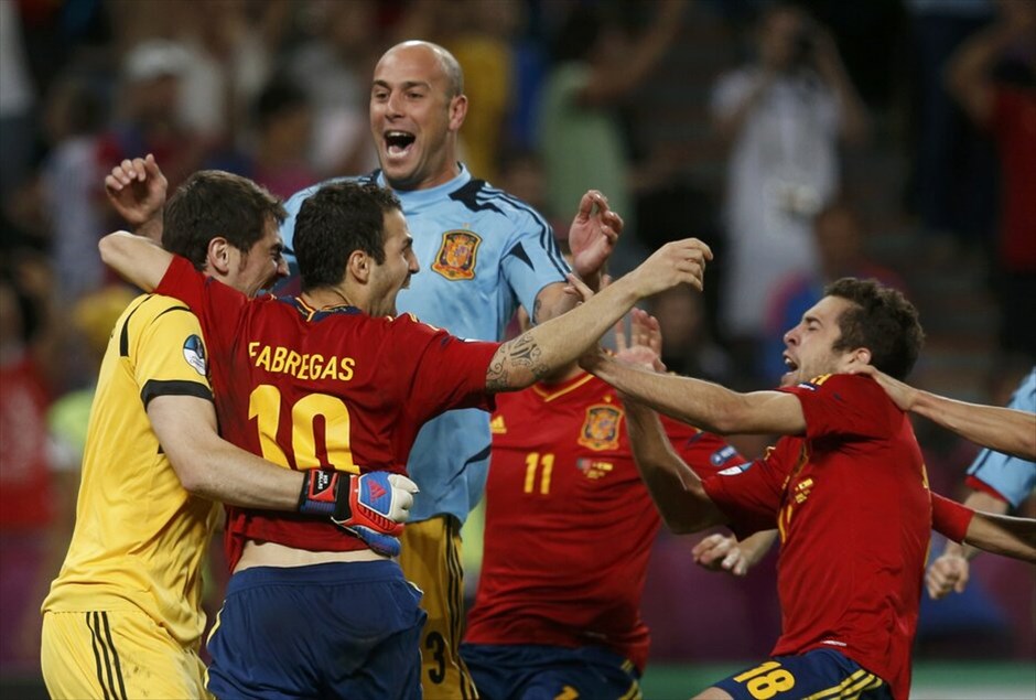 Euro 2012 - Πορτογαλία - Ισπανία (2-4) (κ.α. 0-0) #8. Η Ισπανία προκρίθηκε στον τελικό του Ευρωπαϊκού Πρωταθλήματος 2012, επικρατώντας στη «Ντόνμπας Αρένα» του Ντόνετσκ της Πορτογαλίας με 4-2 στα πέναλτι, μετά το ισόπαλο 0-0 στην κανονική διάρκεια και την παράταση.