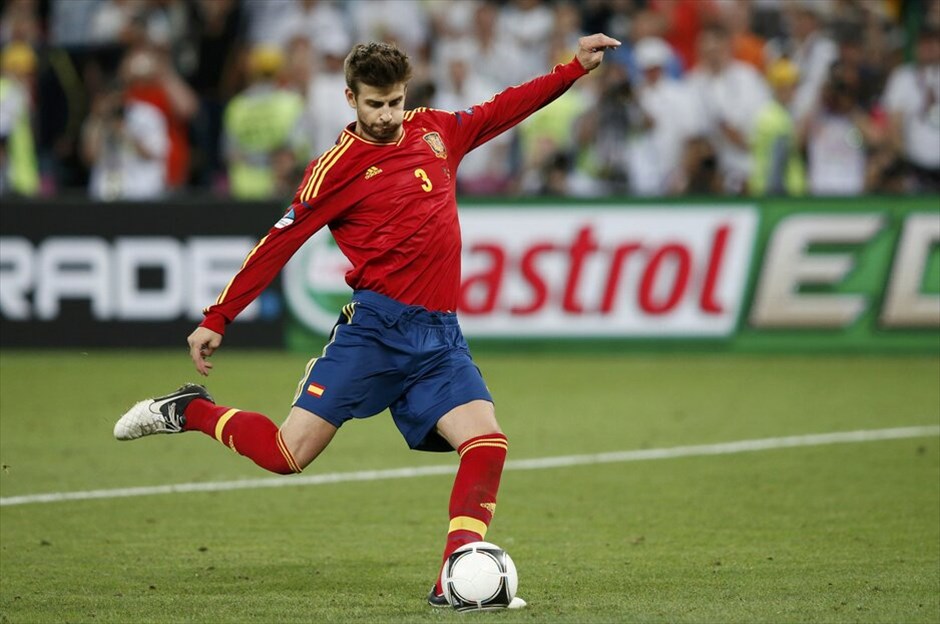 Euro 2012 - Πορτογαλία - Ισπανία (2-4) (κ.α. 0-0) #17. Η Ισπανία προκρίθηκε στον τελικό του Ευρωπαϊκού Πρωταθλήματος 2012, επικρατώντας στη «Ντόνμπας Αρένα» του Ντόνετσκ της Πορτογαλίας με 4-2 στα πέναλτι, μετά το ισόπαλο 0-0 στην κανονική διάρκεια και την παράταση.