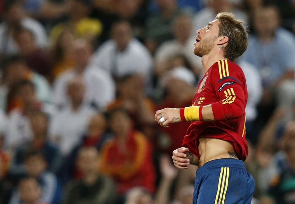 Euro 2012 - Πορτογαλία - Ισπανία (2-4) (κ.α. 0-0) #25. Η Ισπανία προκρίθηκε στον τελικό του Ευρωπαϊκού Πρωταθλήματος 2012, επικρατώντας στη «Ντόνμπας Αρένα» του Ντόνετσκ της Πορτογαλίας με 4-2 στα πέναλτι, μετά το ισόπαλο 0-0 στην κανονική διάρκεια και την παράταση.