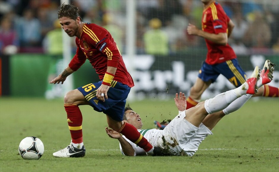 Euro 2012 - Πορτογαλία - Ισπανία (2-4) (κ.α. 0-0) #26. Η Ισπανία προκρίθηκε στον τελικό του Ευρωπαϊκού Πρωταθλήματος 2012, επικρατώντας στη «Ντόνμπας Αρένα» του Ντόνετσκ της Πορτογαλίας με 4-2 στα πέναλτι, μετά το ισόπαλο 0-0 στην κανονική διάρκεια και την παράταση.