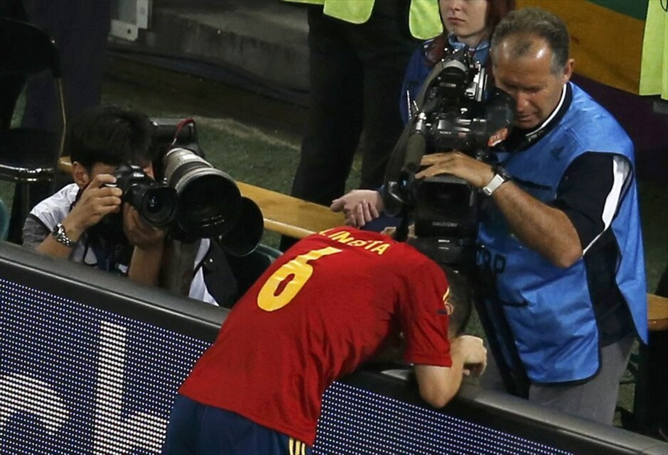 Euro 2012 - Πορτογαλία - Ισπανία (2-4) (κ.α. 0-0) #28. Η Ισπανία προκρίθηκε στον τελικό του Ευρωπαϊκού Πρωταθλήματος 2012, επικρατώντας στη «Ντόνμπας Αρένα» του Ντόνετσκ της Πορτογαλίας με 4-2 στα πέναλτι, μετά το ισόπαλο 0-0 στην κανονική διάρκεια και την παράταση.