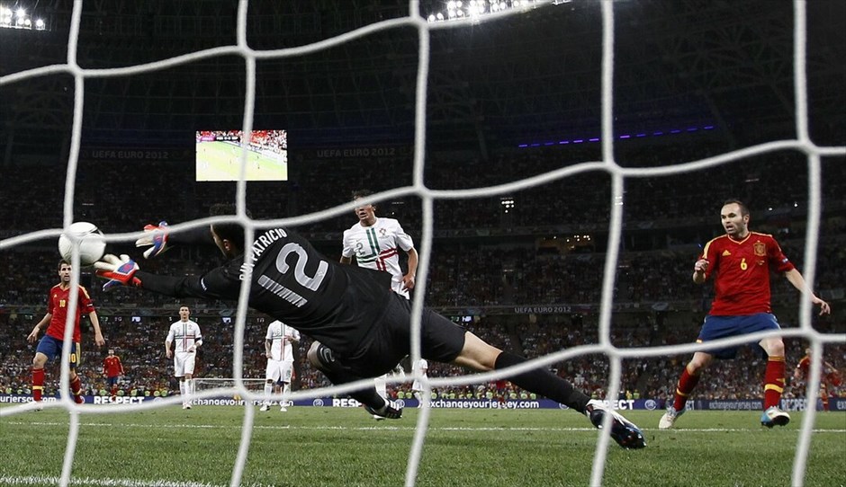 Euro 2012 - Πορτογαλία - Ισπανία (2-4) (κ.α. 0-0) #29. Η Ισπανία προκρίθηκε στον τελικό του Ευρωπαϊκού Πρωταθλήματος 2012, επικρατώντας στη «Ντόνμπας Αρένα» του Ντόνετσκ της Πορτογαλίας με 4-2 στα πέναλτι, μετά το ισόπαλο 0-0 στην κανονική διάρκεια και την παράταση.