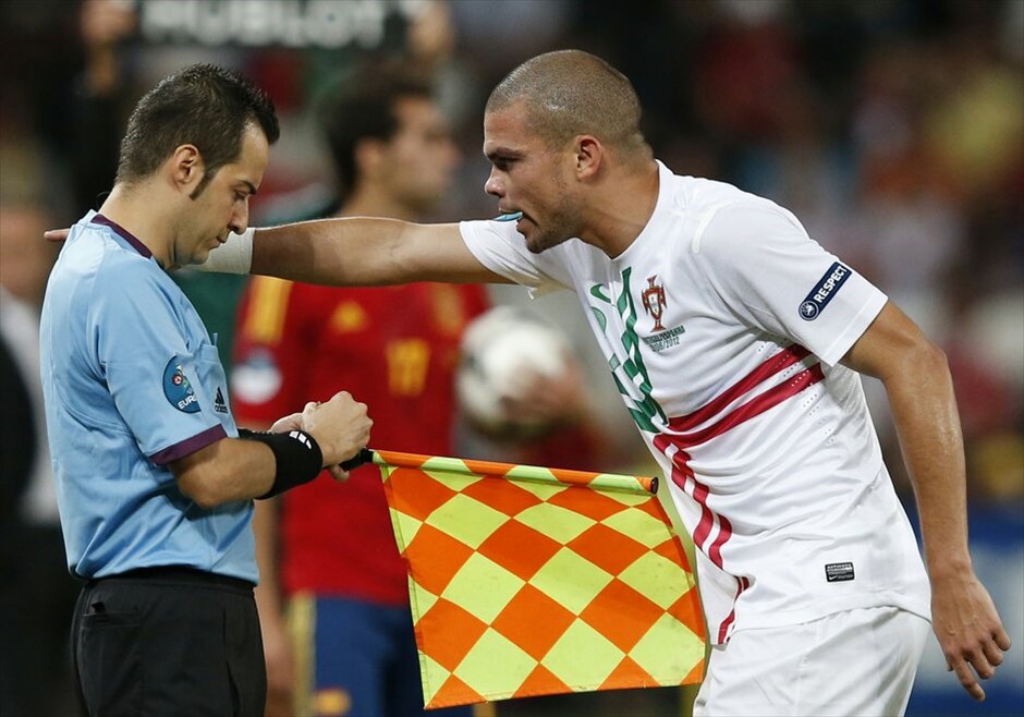 Euro 2012 - Πορτογαλία - Ισπανία (2-4) (κ.α. 0-0) #37. Η Ισπανία προκρίθηκε στον τελικό του Ευρωπαϊκού Πρωταθλήματος 2012, επικρατώντας στη «Ντόνμπας Αρένα» του Ντόνετσκ της Πορτογαλίας με 4-2 στα πέναλτι, μετά το ισόπαλο 0-0 στην κανονική διάρκεια και την παράταση.