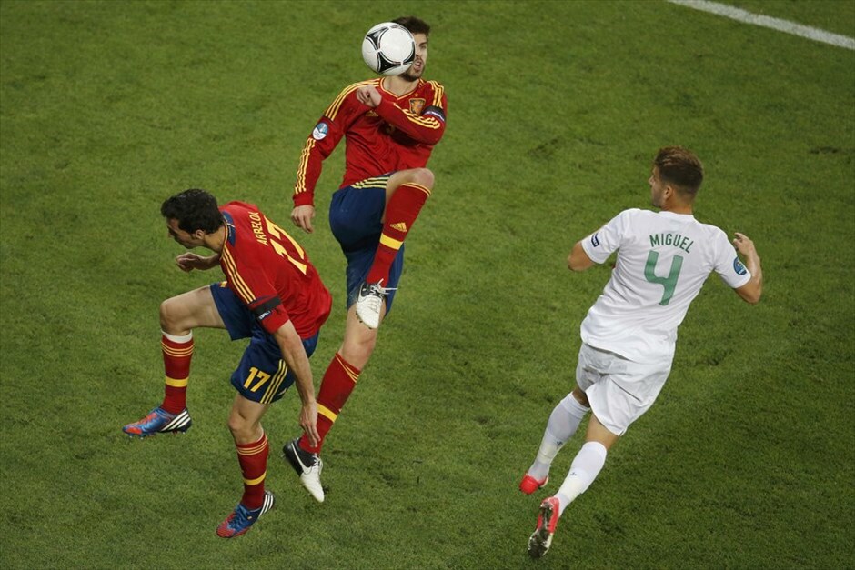 Euro 2012 - Πορτογαλία - Ισπανία (2-4) (κ.α. 0-0) #41. Η Ισπανία προκρίθηκε στον τελικό του Ευρωπαϊκού Πρωταθλήματος 2012, επικρατώντας στη «Ντόνμπας Αρένα» του Ντόνετσκ της Πορτογαλίας με 4-2 στα πέναλτι, μετά το ισόπαλο 0-0 στην κανονική διάρκεια και την παράταση.