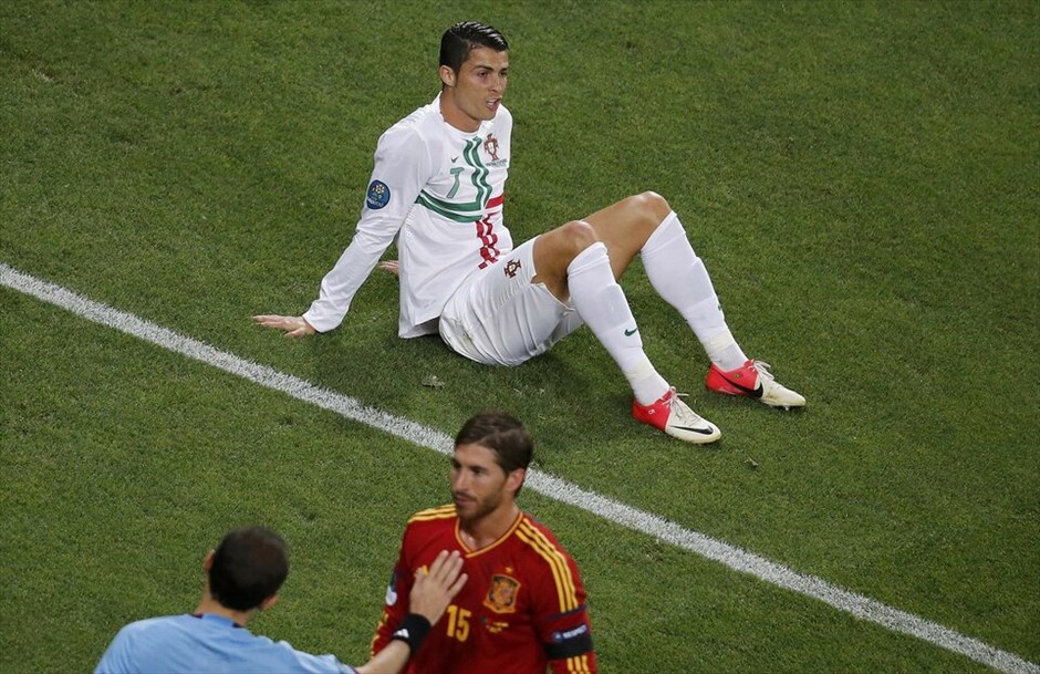 Euro 2012 - Πορτογαλία - Ισπανία (2-4) (κ.α. 0-0) #44. Η Ισπανία προκρίθηκε στον τελικό του Ευρωπαϊκού Πρωταθλήματος 2012, επικρατώντας στη «Ντόνμπας Αρένα» του Ντόνετσκ της Πορτογαλίας με 4-2 στα πέναλτι, μετά το ισόπαλο 0-0 στην κανονική διάρκεια και την παράταση.