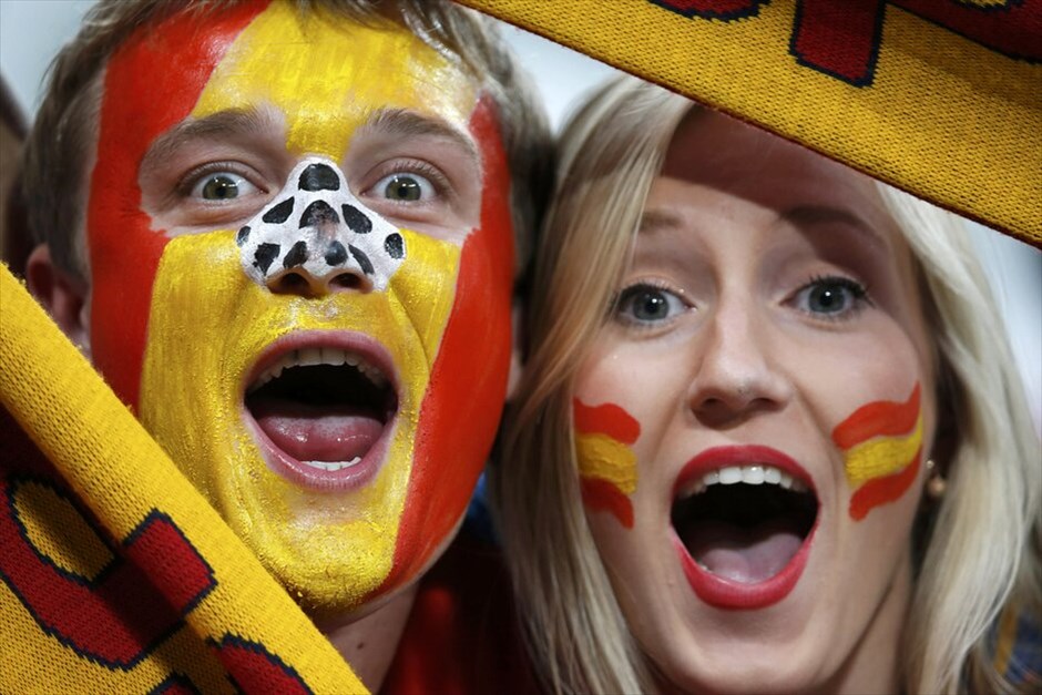 Euro 2012 - Πορτογαλία - Ισπανία (2-4) (κ.α. 0-0) #49. Η Ισπανία προκρίθηκε στον τελικό του Ευρωπαϊκού Πρωταθλήματος 2012, επικρατώντας στη «Ντόνμπας Αρένα» του Ντόνετσκ της Πορτογαλίας με 4-2 στα πέναλτι, μετά το ισόπαλο 0-0 στην κανονική διάρκεια και την παράταση.