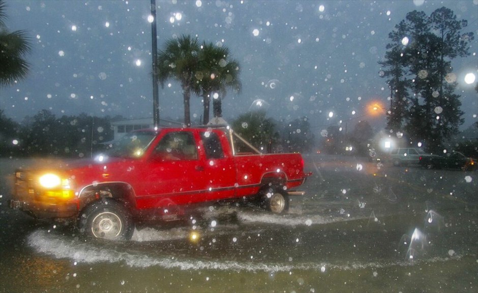 ΗΠΑ: Σαρώνει τη Φλόριδα η τροπική καταιγίδα Ντέμπι #1. 