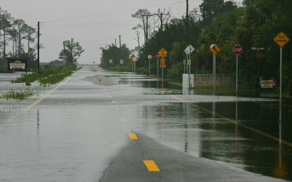 ΗΠΑ: Σαρώνει τη Φλόριδα η τροπική καταιγίδα Ντέμπι #9. 