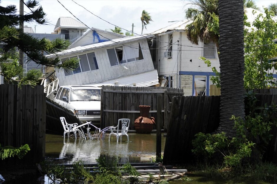 ΗΠΑ: Σαρώνει τη Φλόριδα η τροπική καταιγίδα Ντέμπι #18. 