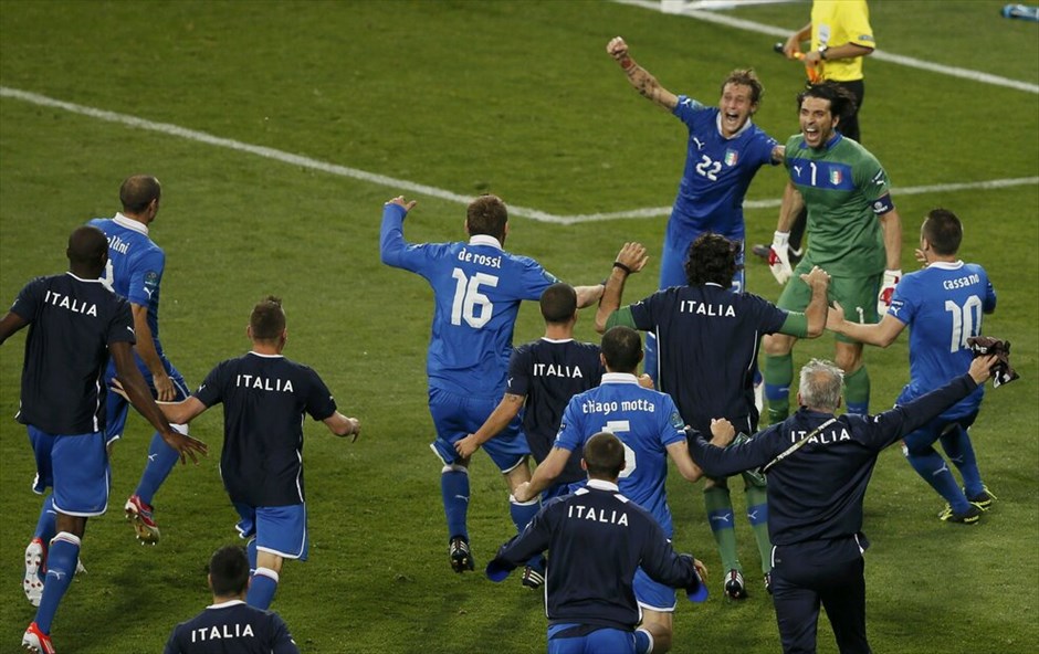 Euro 2012 - Αγγλία - Ιταλία (2-4 στα πέναλτι) (κ.α. 0-0)  #7. Η Ιταλία προκρίθηκε στην ημιτελική φάση του Ευρωπαϊκού Πρωταθλήματος της Πολωνίας/Ουκρανίας, επικρατώντας της Αγγλίας με 4-2 στα πέναλτι, μετά το 0-0 της κανονικής διάρκειας και της παράτασης. Επόμενος αντίπαλος της ομάδας του Πραντέλι είναι η Γερμανία.