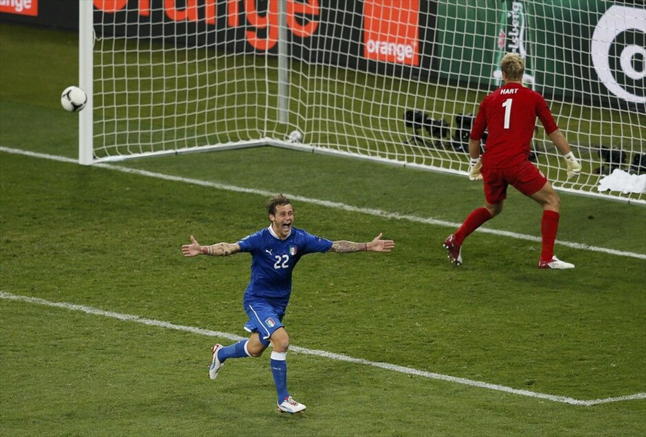 Euro 2012 - Αγγλία - Ιταλία (2-4 στα πέναλτι) (κ.α. 0-0)  #9. Η Ιταλία προκρίθηκε στην ημιτελική φάση του Ευρωπαϊκού Πρωταθλήματος της Πολωνίας/Ουκρανίας, επικρατώντας της Αγγλίας με 4-2 στα πέναλτι, μετά το 0-0 της κανονικής διάρκειας και της παράτασης. Επόμενος αντίπαλος της ομάδας του Πραντέλι είναι η Γερμανία.