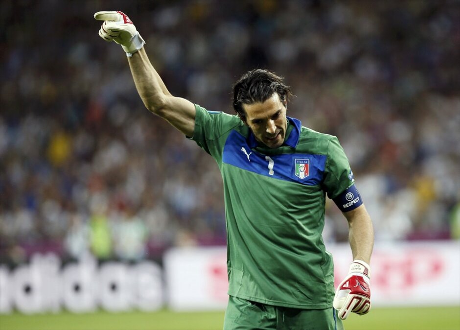Euro 2012 - Αγγλία - Ιταλία (2-4 στα πέναλτι) (κ.α. 0-0)  #12. Η Ιταλία προκρίθηκε στην ημιτελική φάση του Ευρωπαϊκού Πρωταθλήματος της Πολωνίας/Ουκρανίας, επικρατώντας της Αγγλίας με 4-2 στα πέναλτι, μετά το 0-0 της κανονικής διάρκειας και της παράτασης. Επόμενος αντίπαλος της ομάδας του Πραντέλι είναι η Γερμανία.