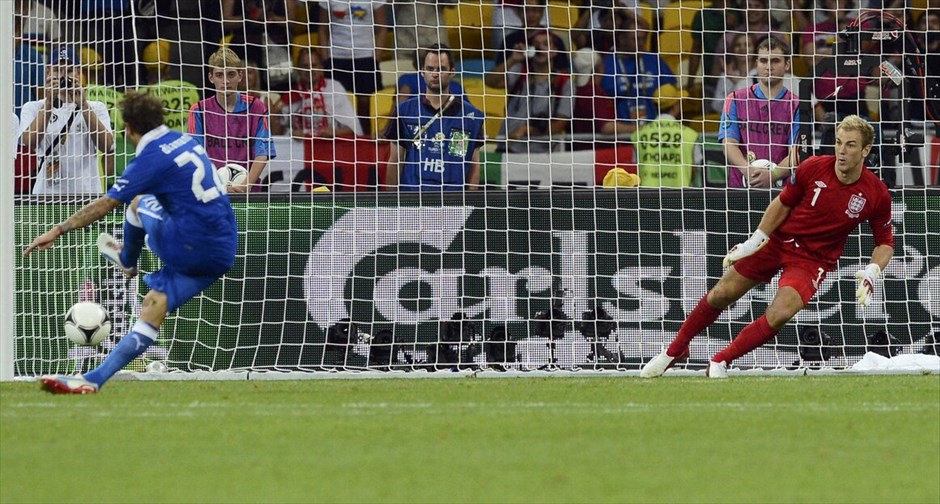 Euro 2012 - Αγγλία - Ιταλία (2-4 στα πέναλτι) (κ.α. 0-0)  #13. Η Ιταλία προκρίθηκε στην ημιτελική φάση του Ευρωπαϊκού Πρωταθλήματος της Πολωνίας/Ουκρανίας, επικρατώντας της Αγγλίας με 4-2 στα πέναλτι, μετά το 0-0 της κανονικής διάρκειας και της παράτασης. Επόμενος αντίπαλος της ομάδας του Πραντέλι είναι η Γερμανία.