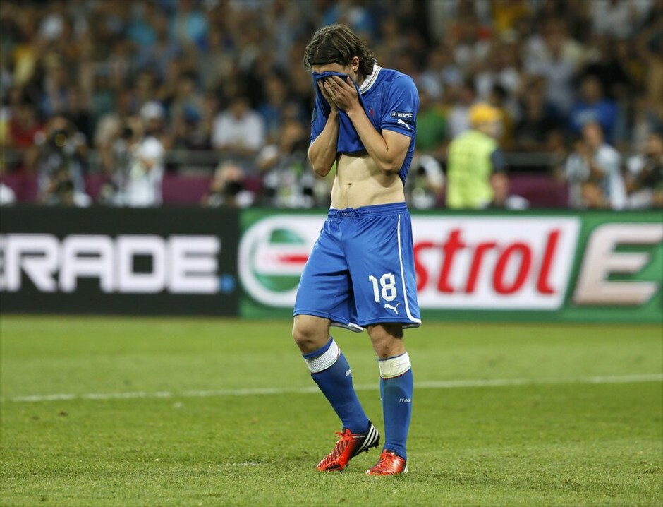 Euro 2012 - Αγγλία - Ιταλία (2-4 στα πέναλτι) (κ.α. 0-0)  #17. Η Ιταλία προκρίθηκε στην ημιτελική φάση του Ευρωπαϊκού Πρωταθλήματος της Πολωνίας/Ουκρανίας, επικρατώντας της Αγγλίας με 4-2 στα πέναλτι, μετά το 0-0 της κανονικής διάρκειας και της παράτασης. Επόμενος αντίπαλος της ομάδας του Πραντέλι είναι η Γερμανία.