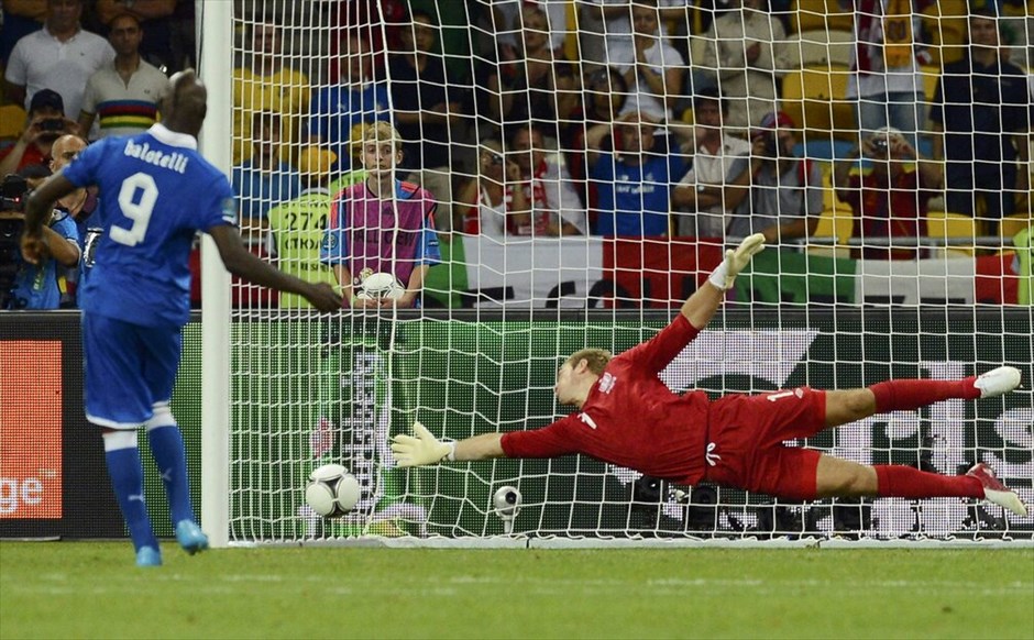 Euro 2012 - Αγγλία - Ιταλία (2-4 στα πέναλτι) (κ.α. 0-0)  #19. Η Ιταλία προκρίθηκε στην ημιτελική φάση του Ευρωπαϊκού Πρωταθλήματος της Πολωνίας/Ουκρανίας, επικρατώντας της Αγγλίας με 4-2 στα πέναλτι, μετά το 0-0 της κανονικής διάρκειας και της παράτασης. Επόμενος αντίπαλος της ομάδας του Πραντέλι είναι η Γερμανία.