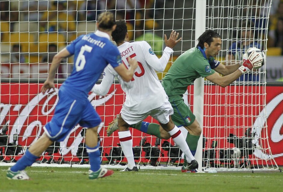 Euro 2012 - Αγγλία - Ιταλία (2-4 στα πέναλτι) (κ.α. 0-0)  #31. Η Ιταλία προκρίθηκε στην ημιτελική φάση του Ευρωπαϊκού Πρωταθλήματος της Πολωνίας/Ουκρανίας, επικρατώντας της Αγγλίας με 4-2 στα πέναλτι, μετά το 0-0 της κανονικής διάρκειας και της παράτασης. Επόμενος αντίπαλος της ομάδας του Πραντέλι είναι η Γερμανία.