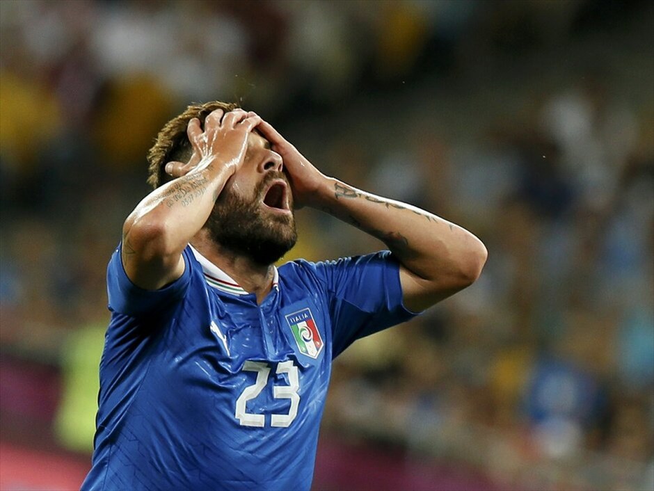 Euro 2012 - Αγγλία - Ιταλία (2-4 στα πέναλτι) (κ.α. 0-0)  #33. Η Ιταλία προκρίθηκε στην ημιτελική φάση του Ευρωπαϊκού Πρωταθλήματος της Πολωνίας/Ουκρανίας, επικρατώντας της Αγγλίας με 4-2 στα πέναλτι, μετά το 0-0 της κανονικής διάρκειας και της παράτασης. Επόμενος αντίπαλος της ομάδας του Πραντέλι είναι η Γερμανία.