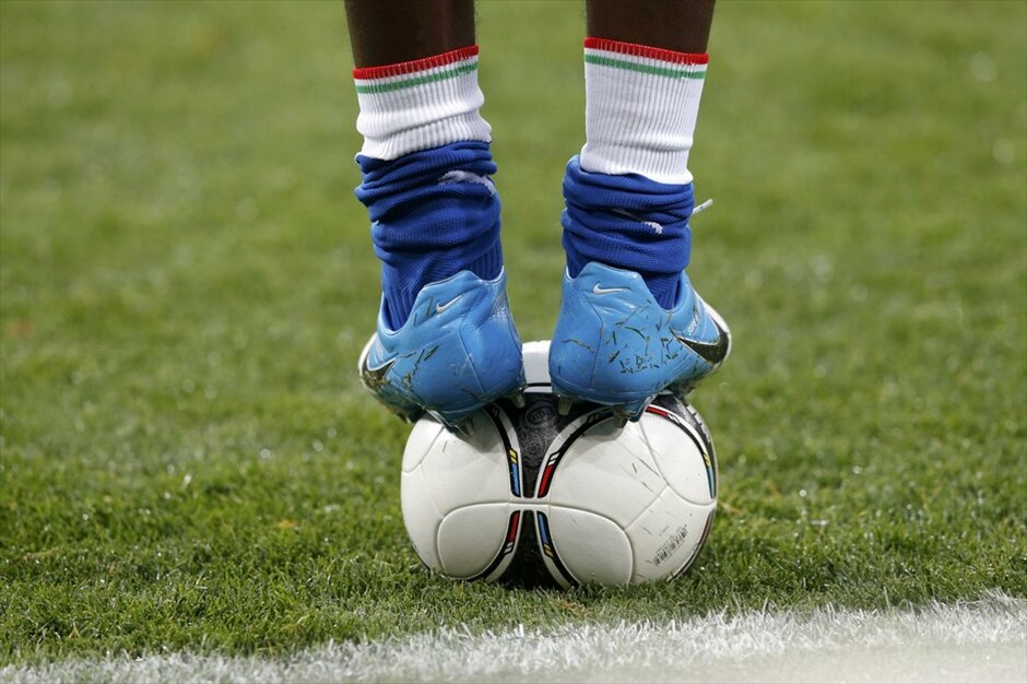 Euro 2012 - Αγγλία - Ιταλία (2-4 στα πέναλτι) (κ.α. 0-0)  #53. Η Ιταλία προκρίθηκε στην ημιτελική φάση του Ευρωπαϊκού Πρωταθλήματος της Πολωνίας/Ουκρανίας, επικρατώντας της Αγγλίας με 4-2 στα πέναλτι, μετά το 0-0 της κανονικής διάρκειας και της παράτασης. Επόμενος αντίπαλος της ομάδας του Πραντέλι είναι η Γερμανία.