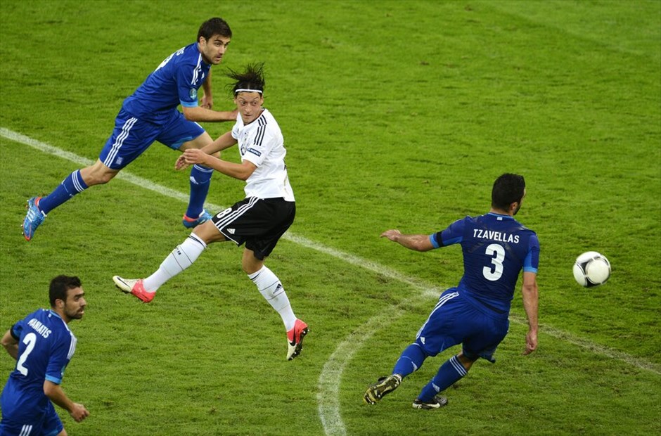 Euro 2012 - Γερμανία - Ελλάδα (4-2) #14. «Αντίο» στο Euro 2012 με ψηλά το κεφάλι είπε η εθνική ομάδα, που ηττήθηκε 4-2 από τη Γερμανία στο δεύτερο προημιτελικό. Πάλεψε όσο μπορούσε η Ελλάδα, αλλά απέναντί της είχε μία πολύ καλύτερη ομάδα.