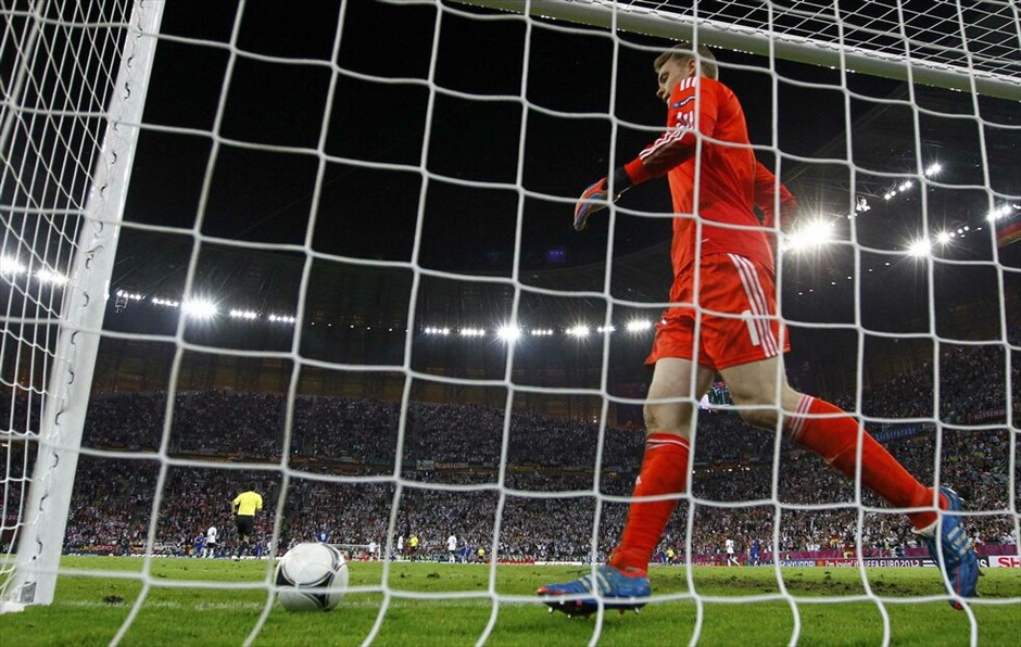 Euro 2012 - Γερμανία - Ελλάδα (4-2) #19. «Αντίο» στο Euro 2012 με ψηλά το κεφάλι είπε η εθνική ομάδα, που ηττήθηκε 4-2 από τη Γερμανία στο δεύτερο προημιτελικό. Πάλεψε όσο μπορούσε η Ελλάδα, αλλά απέναντί της είχε μία πολύ καλύτερη ομάδα.