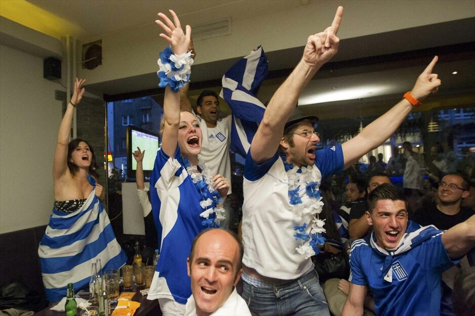 Euro 2012 - Γερμανία - Ελλάδα (4-2) #45. «Αντίο» στο Euro 2012 με ψηλά το κεφάλι είπε η εθνική ομάδα, που ηττήθηκε 4-2 από τη Γερμανία στο δεύτερο προημιτελικό. Πάλεψε όσο μπορούσε η Ελλάδα, αλλά απέναντί της είχε μία πολύ καλύτερη ομάδα.