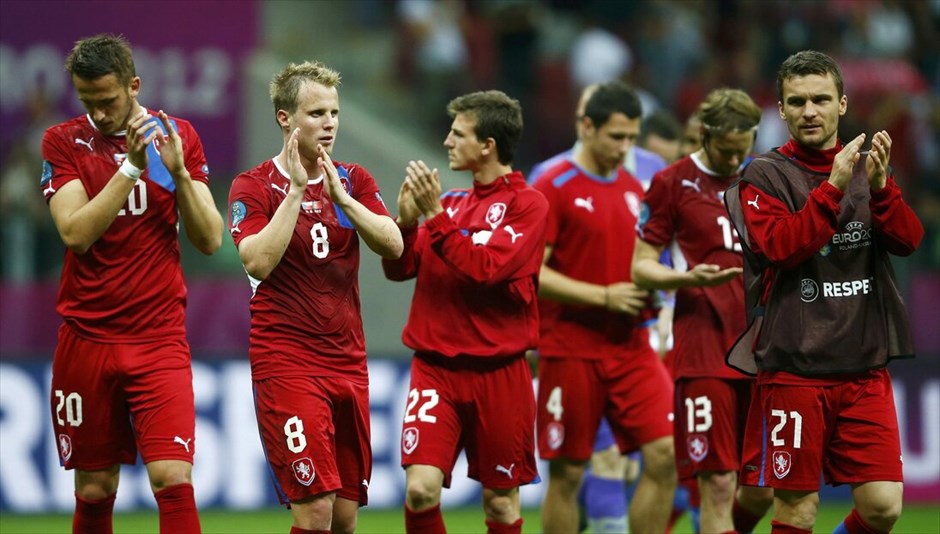 Euro 2012 - Πορτογαλία - Tσεχία (1-0) #6. Η Πορτογαλία είναι η πρώτη ομάδα που εξασφάλισε την είσοδό της στα ημιτελικά του Euro 2012. Με τον Κριστιάνο Ρονάλντο να την οδηγεί μαεστρικά, η ομάδα του Πάουλο Μπέντο νίκησε 1-0 την Τσεχία στο εθνικό στάδιο της Βαρσοβίας, στον πρώτο προημιτελικό της διοργάνωσης. Το γκολ του σούπερ σταρ των Ιβήρων στο 79ο λεπτό έστειλε την Πορτογαλία στην ημιτελική φάση, όπου θα αντιμετωπίσει το νικητή του τρίτου χρονικά προημιτελικού, ανάμεσα στη Γαλλία και την Ισπανία το Σάββατο.