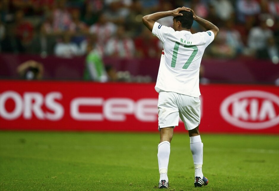 Euro 2012 - Πορτογαλία - Tσεχία (1-0) #32. Η Πορτογαλία είναι η πρώτη ομάδα που εξασφάλισε την είσοδό της στα ημιτελικά του Euro 2012. Με τον Κριστιάνο Ρονάλντο να την οδηγεί μαεστρικά, η ομάδα του Πάουλο Μπέντο νίκησε 1-0 την Τσεχία στο εθνικό στάδιο της Βαρσοβίας, στον πρώτο προημιτελικό της διοργάνωσης. Το γκολ του σούπερ σταρ των Ιβήρων στο 79ο λεπτό έστειλε την Πορτογαλία στην ημιτελική φάση, όπου θα αντιμετωπίσει το νικητή του τρίτου χρονικά προημιτελικού, ανάμεσα στη Γαλλία και την Ισπανία το Σάββατο.