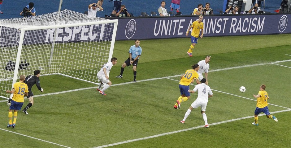 Euro 2012 - Σουηδία - Γαλλία (2-0) #7. Την πρώτη ήττα μετά από 23 αγώνες γνώρισε η Γαλλία από τη Σουηδία στο Δ΄ όμιλο του Euro (2-0), αλλά οι «τρικολόρ» πήραν το εισιτήριο για τους «8».