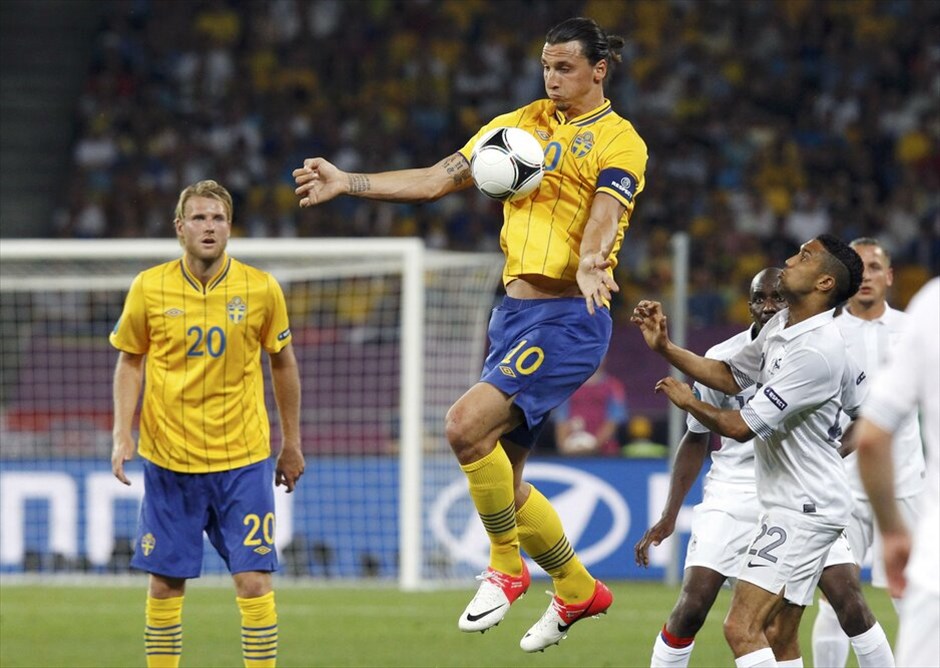 Euro 2012 - Σουηδία - Γαλλία (2-0) #11. Την πρώτη ήττα μετά από 23 αγώνες γνώρισε η Γαλλία από τη Σουηδία στο Δ΄ όμιλο του Euro (2-0), αλλά οι «τρικολόρ» πήραν το εισιτήριο για τους «8».