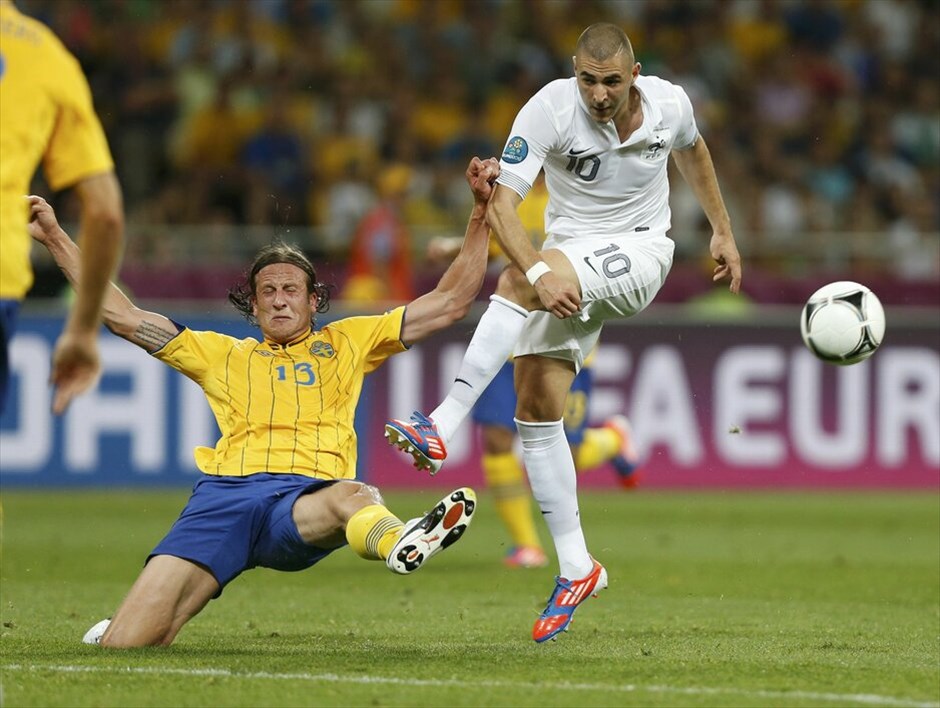 Euro 2012 - Σουηδία - Γαλλία (2-0) #24. Την πρώτη ήττα μετά από 23 αγώνες γνώρισε η Γαλλία από τη Σουηδία στο Δ΄ όμιλο του Euro (2-0), αλλά οι «τρικολόρ» πήραν το εισιτήριο για τους «8».