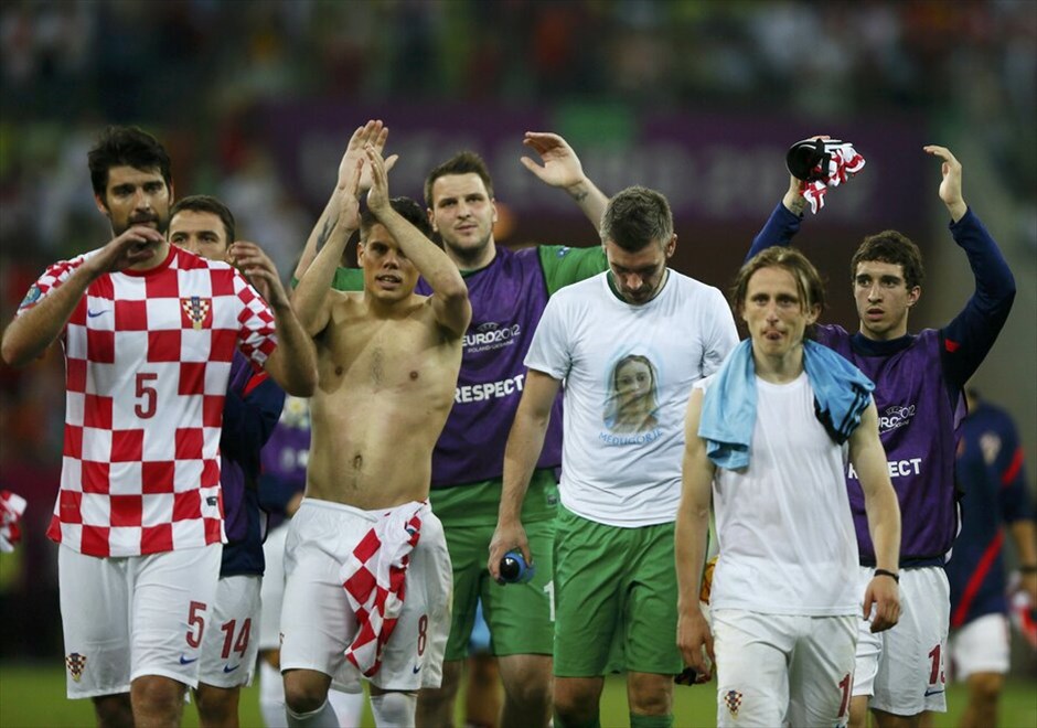Euro 2012 - Κροατία - Ισπανία (0-1) #4. Η πρωταθλήτρια Ευρώπης και κόσμου Ισπανία πήρε το εισιτήριο για τα προημιτελικά του Euro 2012. Το γκολ του Χέσους Νάβας, στο 88ο λεπτό χάρισε τη νίκη στους «φούριας ρόχας» επί της Κροατίας με 1-0, στο τρίτο και τελευταίο ματς του Γ΄ ομίλου του τουρνουά.