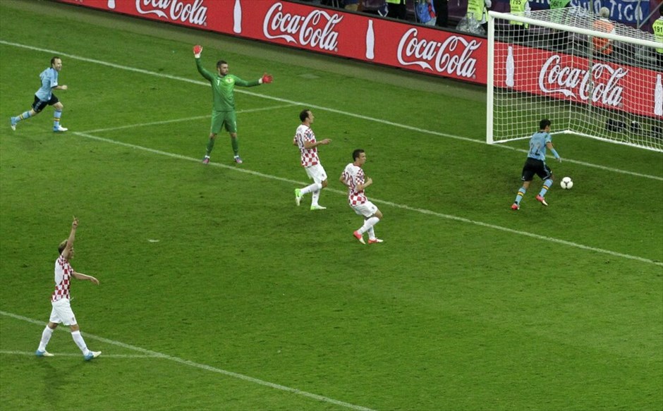 Euro 2012 - Κροατία - Ισπανία (0-1) #5. Η πρωταθλήτρια Ευρώπης και κόσμου Ισπανία πήρε το εισιτήριο για τα προημιτελικά του Euro 2012. Το γκολ του Χέσους Νάβας, στο 88ο λεπτό χάρισε τη νίκη στους «φούριας ρόχας» επί της Κροατίας με 1-0, στο τρίτο και τελευταίο ματς του Γ΄ ομίλου του τουρνουά.
