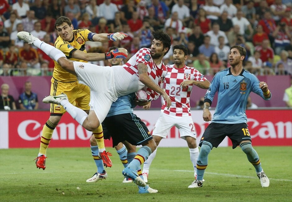 Euro 2012 - Κροατία - Ισπανία (0-1) #11. Η πρωταθλήτρια Ευρώπης και κόσμου Ισπανία πήρε το εισιτήριο για τα προημιτελικά του Euro 2012. Το γκολ του Χέσους Νάβας, στο 88ο λεπτό χάρισε τη νίκη στους «φούριας ρόχας» επί της Κροατίας με 1-0, στο τρίτο και τελευταίο ματς του Γ΄ ομίλου του τουρνουά.